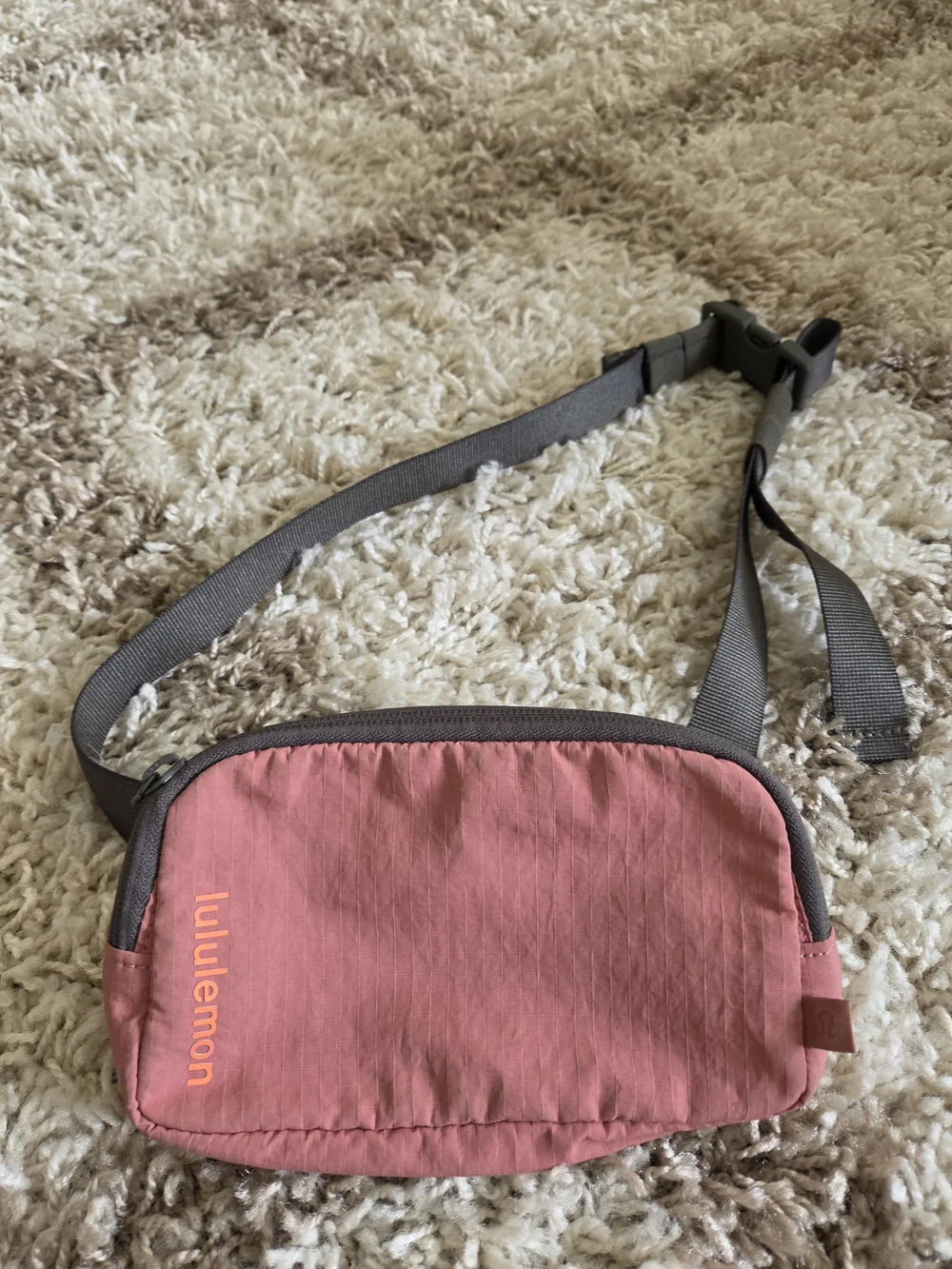 crossbody lululemon bag pink All Night Festival Micro Belt 2L Lululemon Pink Crossbody Bag Rose